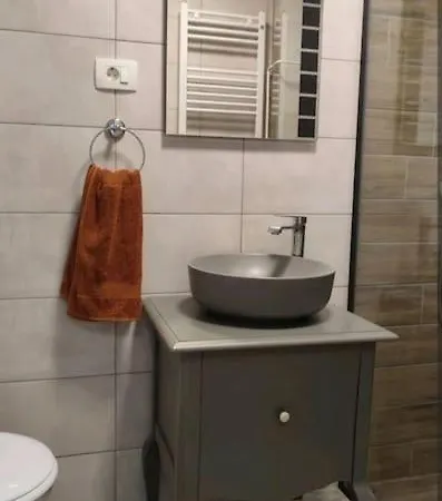 Central Triumph Arch Apartment *